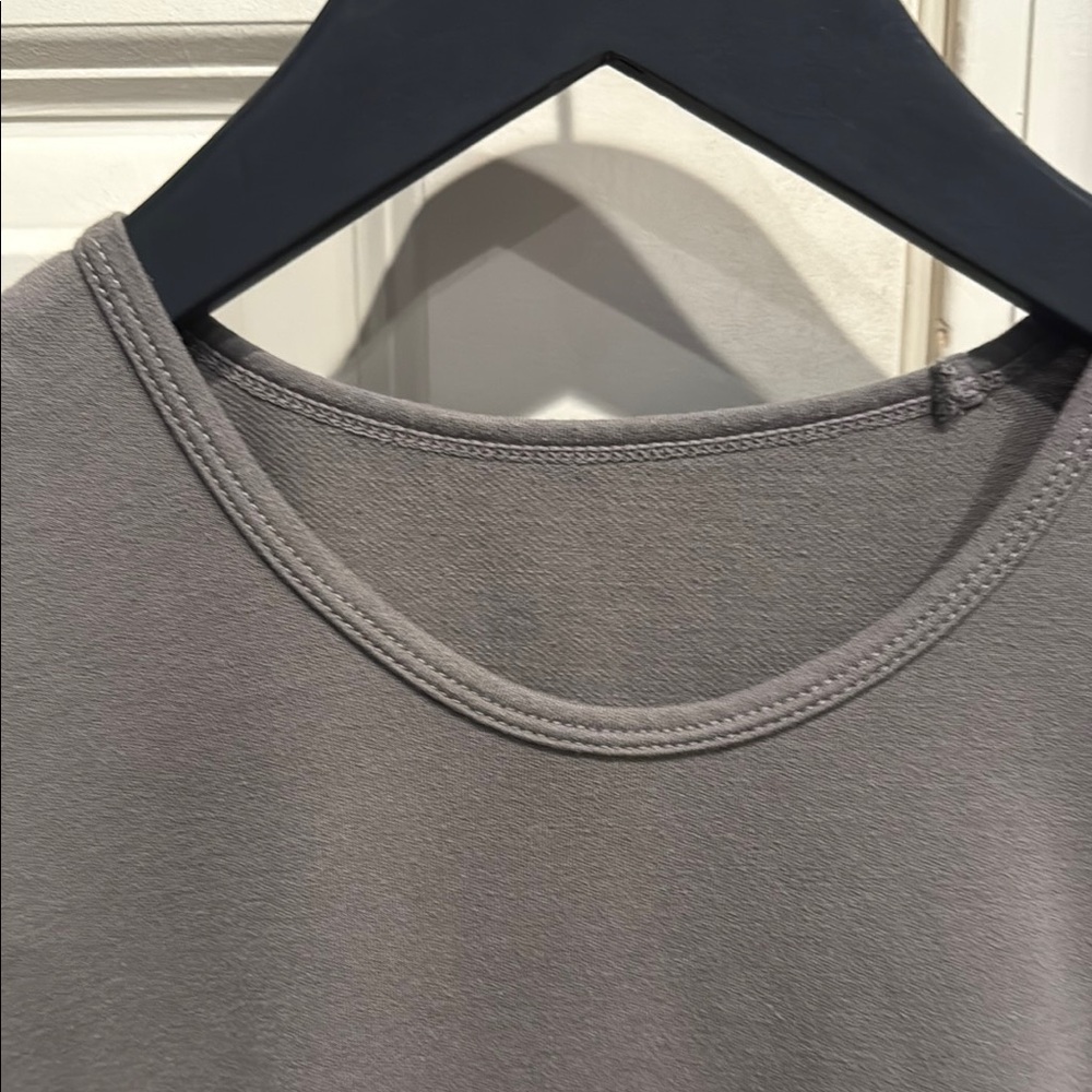 BYLT Basics Curved Hem Short Sleeve Tee - Picture 3 of 4